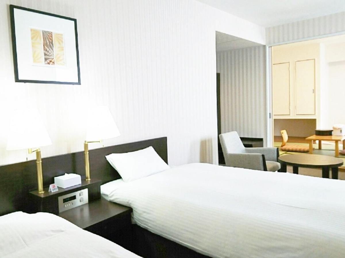Smile Hotel Kitaasaka Zewnętrze zdjęcie